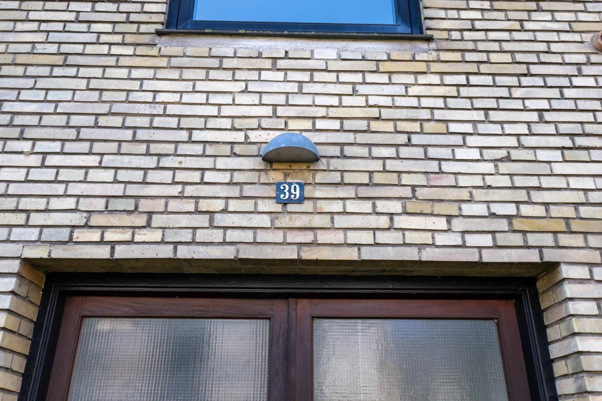 Cozy Near Metro